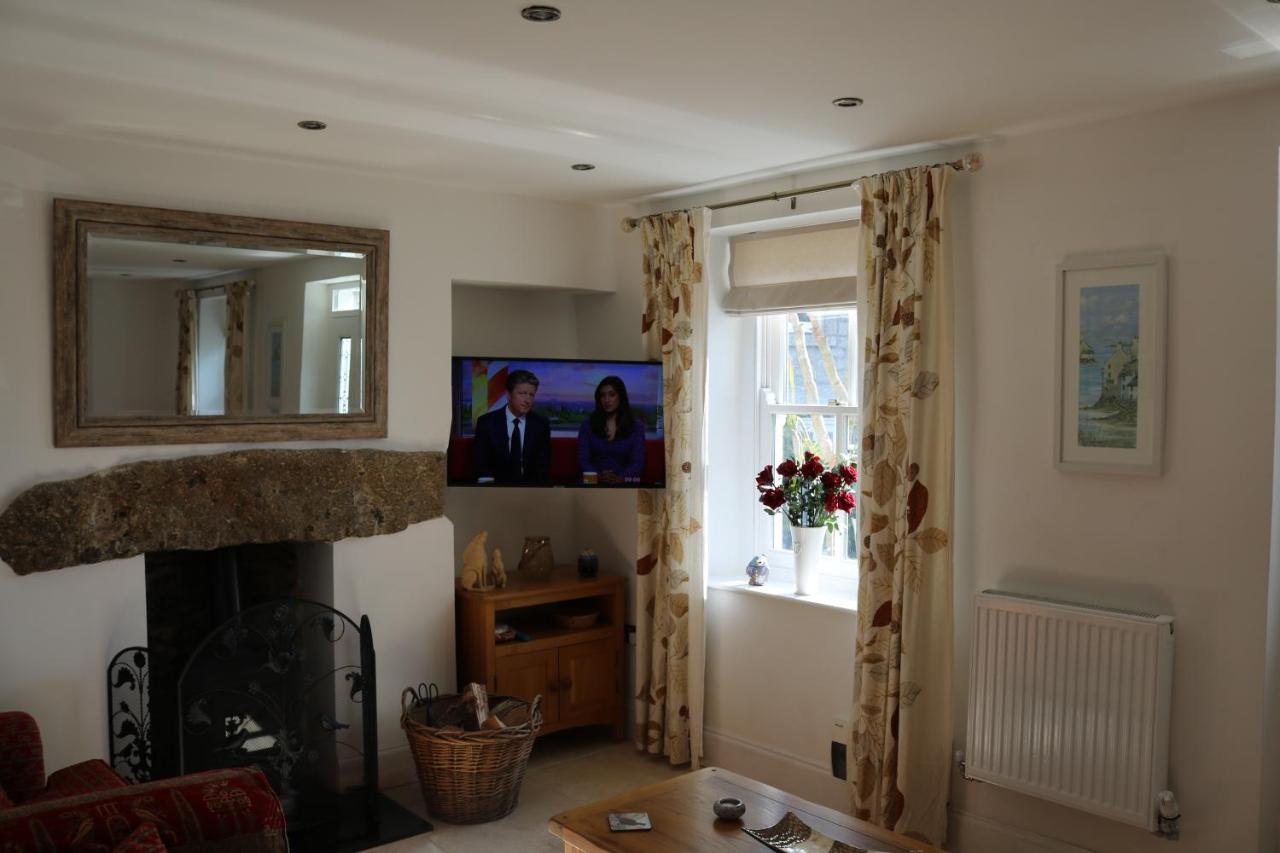Large Cottage, 3 Beds All En-Suite, Small Village Location Overlooking Mousehole Penzance Exterior foto