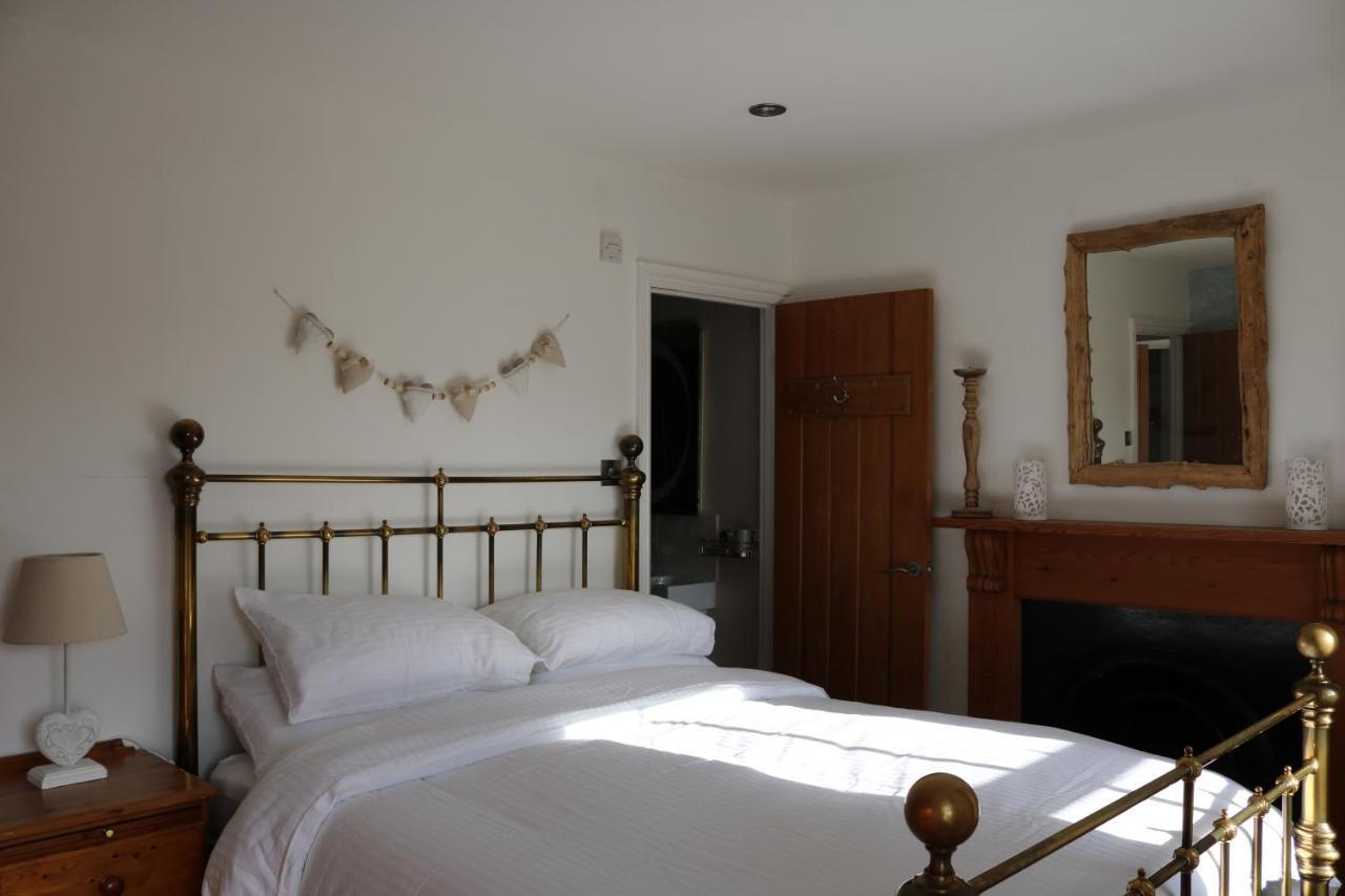 Large Cottage, 3 Beds All En-Suite, Small Village Location Overlooking Mousehole Penzance Exterior foto