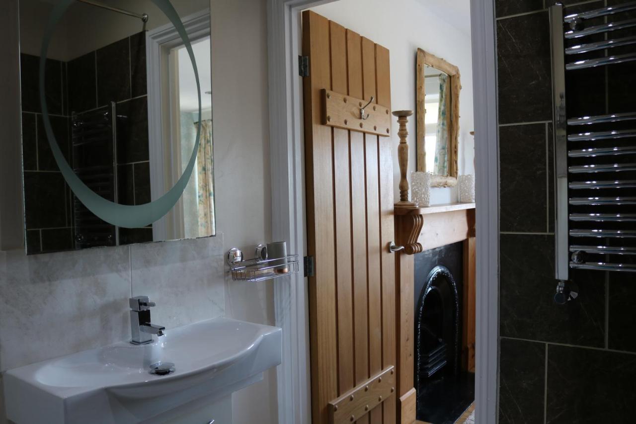 Large Cottage, 3 Beds All En-Suite, Small Village Location Overlooking Mousehole Penzance Exterior foto