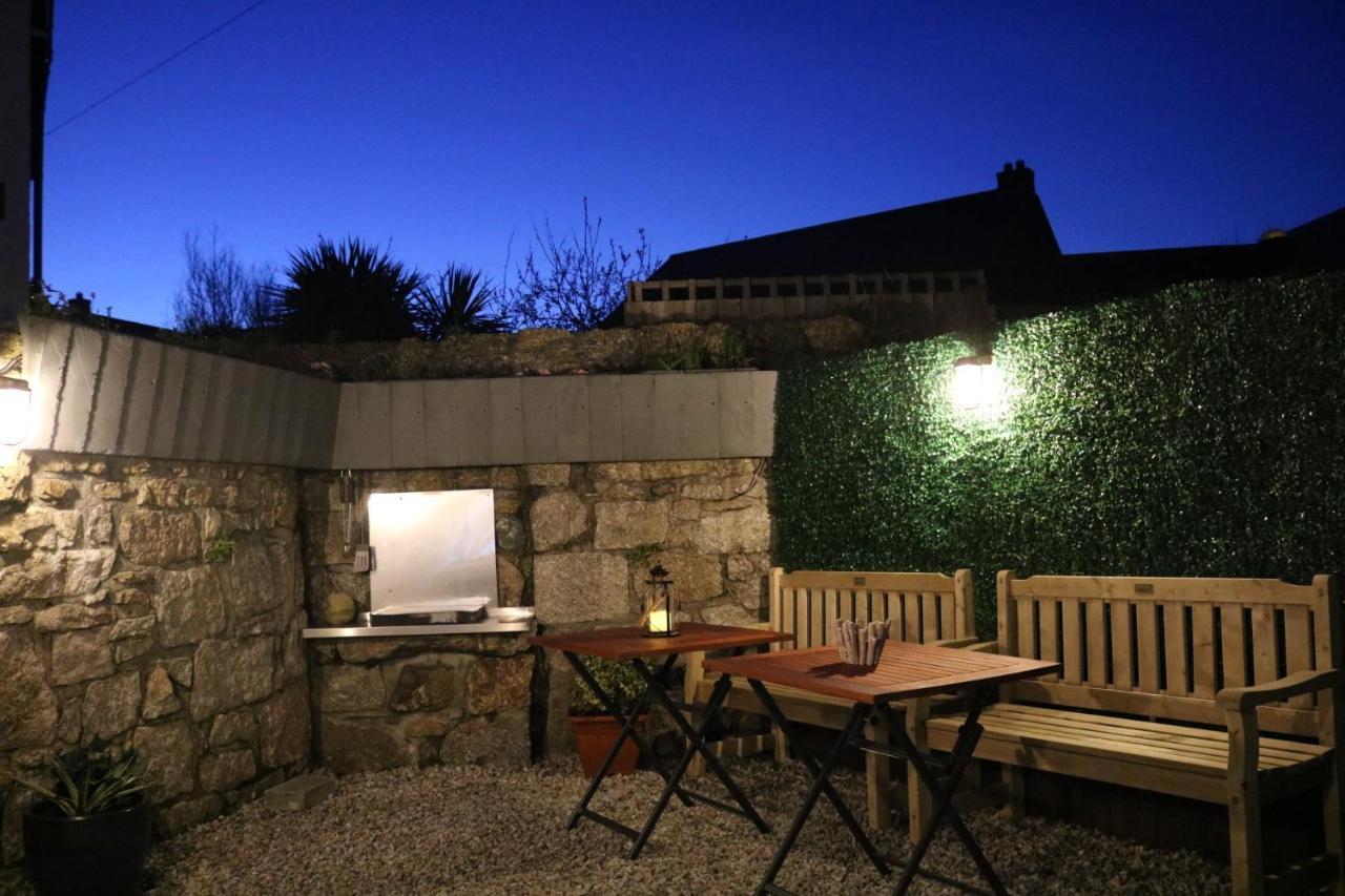 Large Cottage, 3 Beds All En-Suite, Small Village Location Overlooking Mousehole Penzance Exterior foto